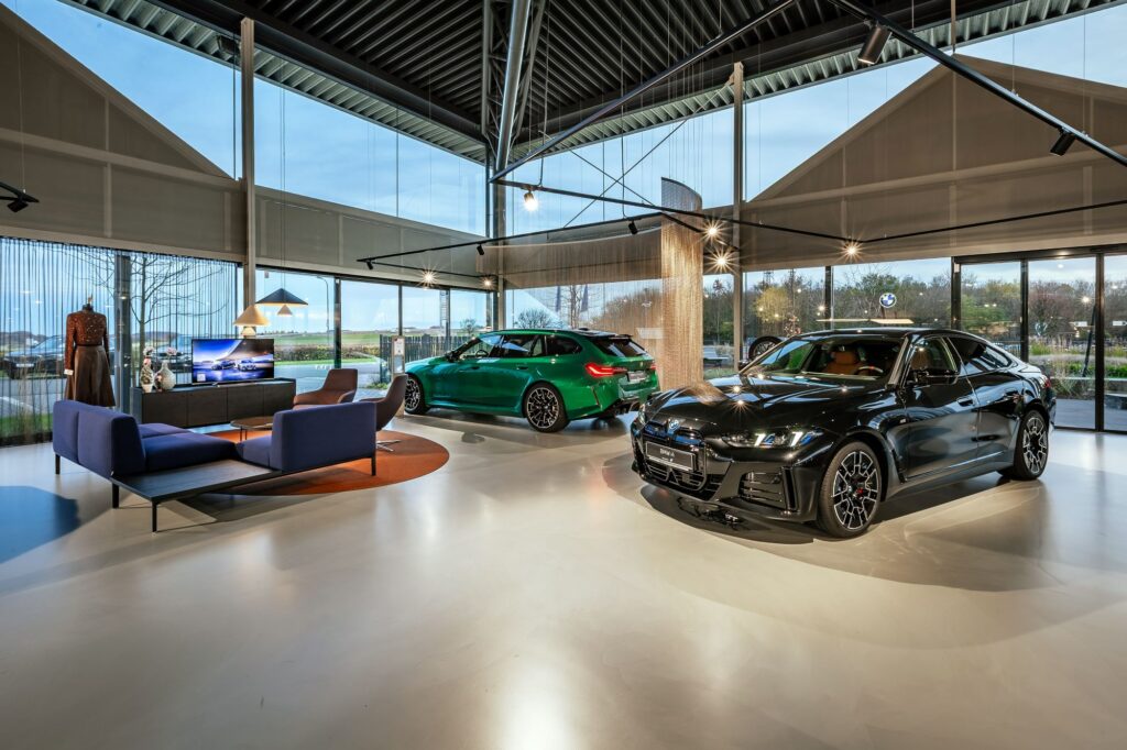 Beratung zwischen den BMWs