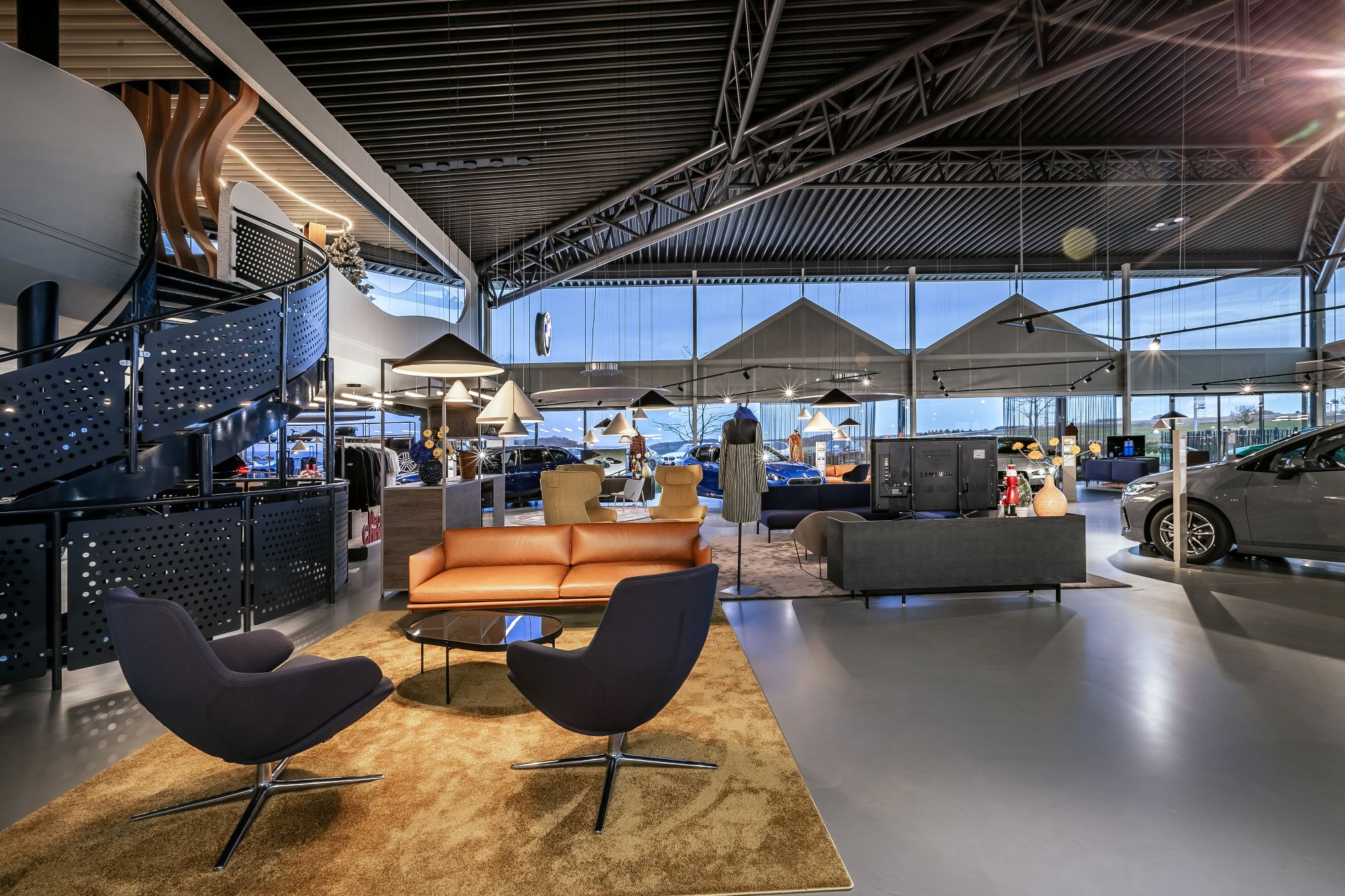 Showroom mit Treppen