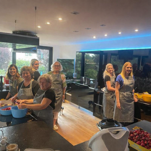 team kocht marmelade